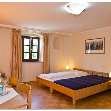 Gasthaus Ochsenwirt لاندشوت الغرفة الصورة